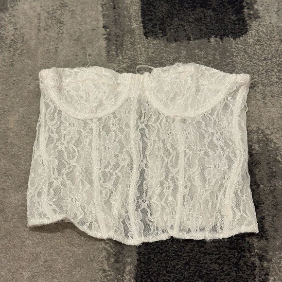 Edikted Floral Lace Bustier in White - Picture 1 of 5